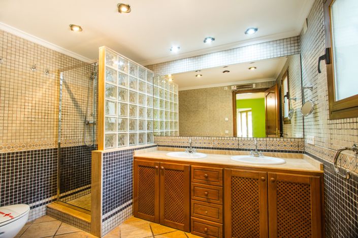 Image No.27-5 Bed Villa for sale
