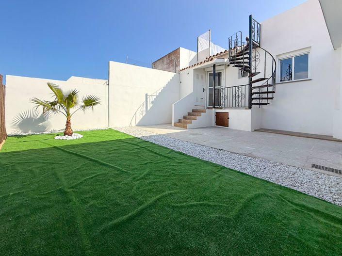 Image No.2-4 Bed Villa for sale
