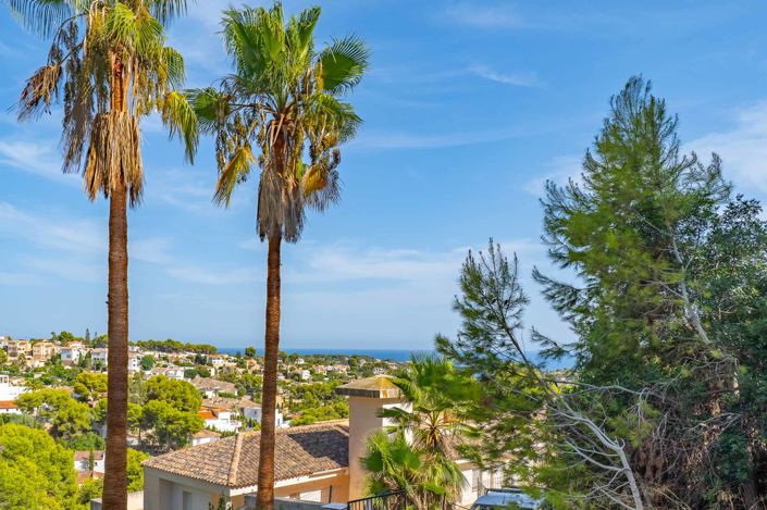 Image No.2-2 Bed Villa for sale
