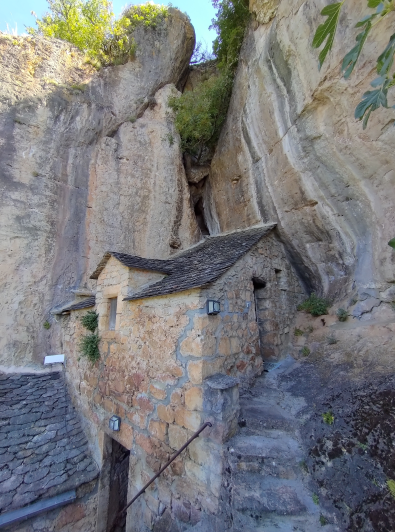 Image No.17-3 Bed Property for sale