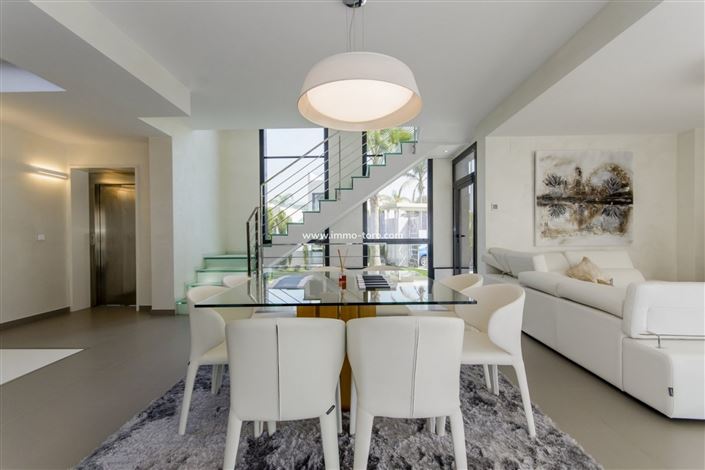 Image No.18-3 Bed Villa for sale