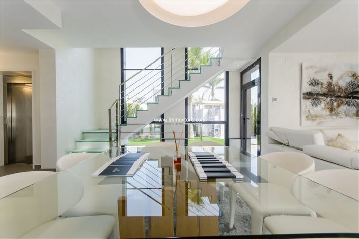 Image No.19-3 Bed Villa for sale