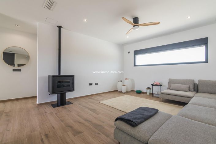 Image No.10-3 Bed Villa for sale