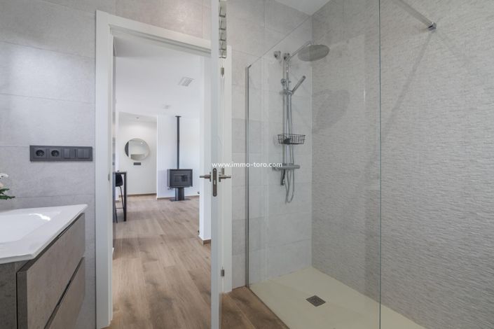 Image No.31-3 Bed Villa for sale