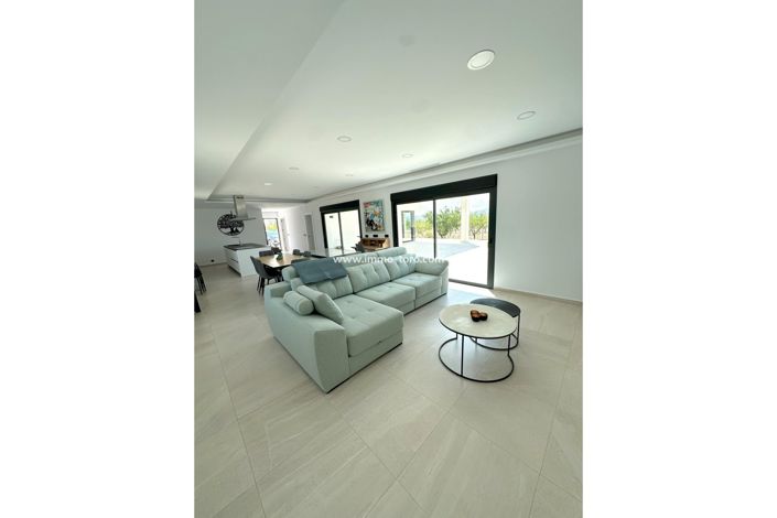 Image No.5-3 Bed Villa for sale