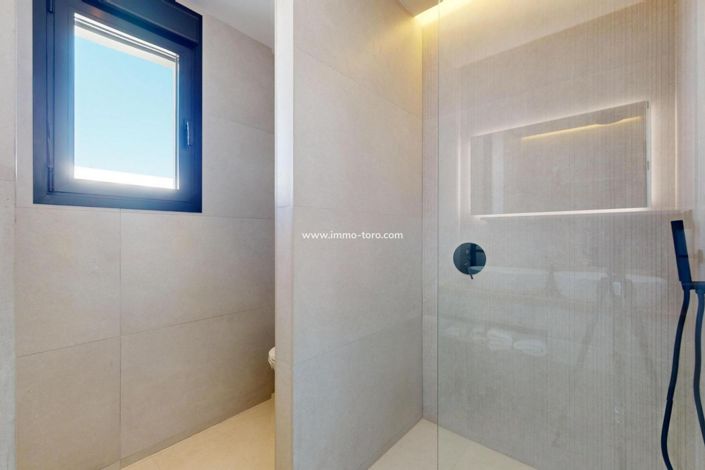 Image No.17-3 Bed Villa for sale