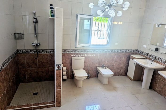 Image No.29-4 Bed Villa for sale