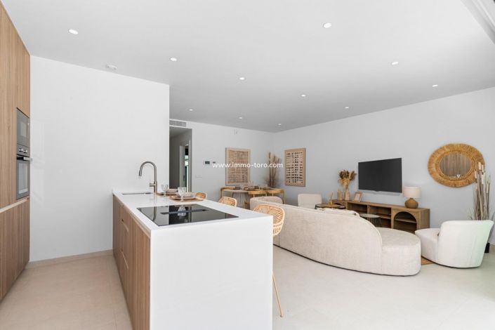 Image No.19-3 Bed Property for sale