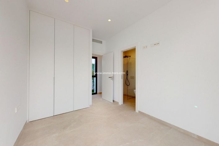 Image No.13-3 Bed Villa for sale