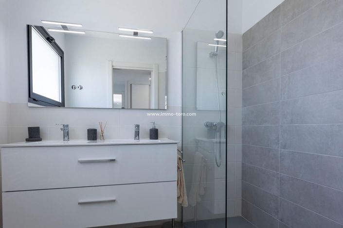 Image No.18-3 Bed Villa for sale