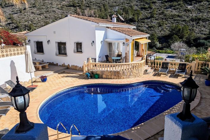 Image No.1-4 Bed Villa for sale