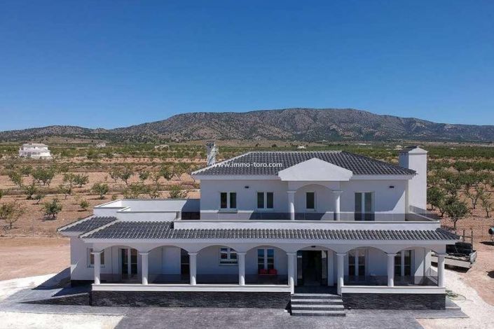 Image No.1-4 Bed Villa for sale
