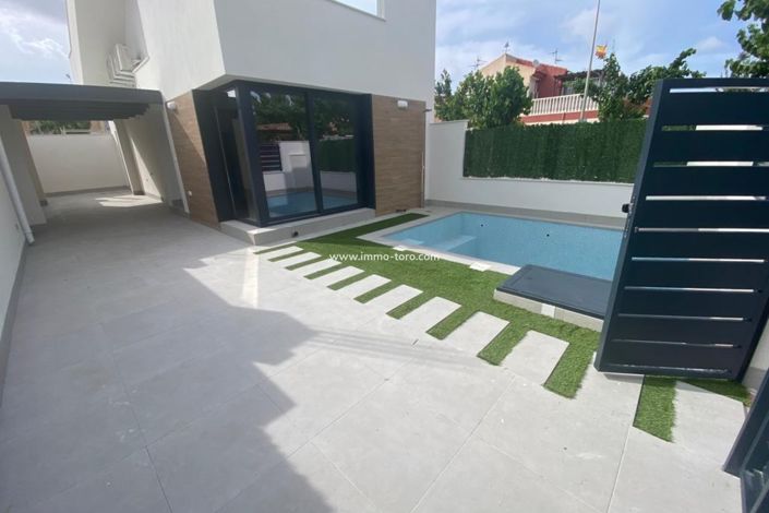 Image No.1-3 Bed Villa for sale