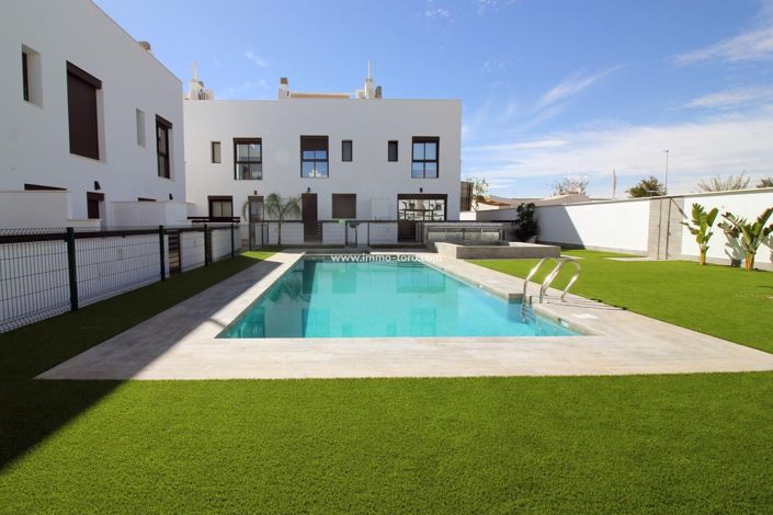 Image No.1-3 Bed Property for sale