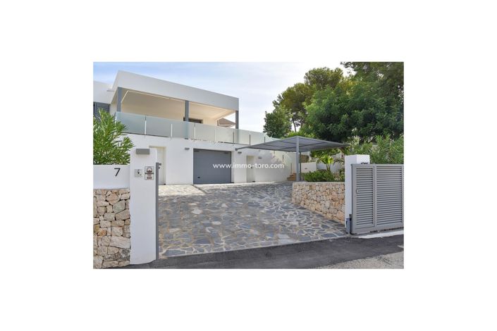 Image No.1-3 Bed Villa for sale
