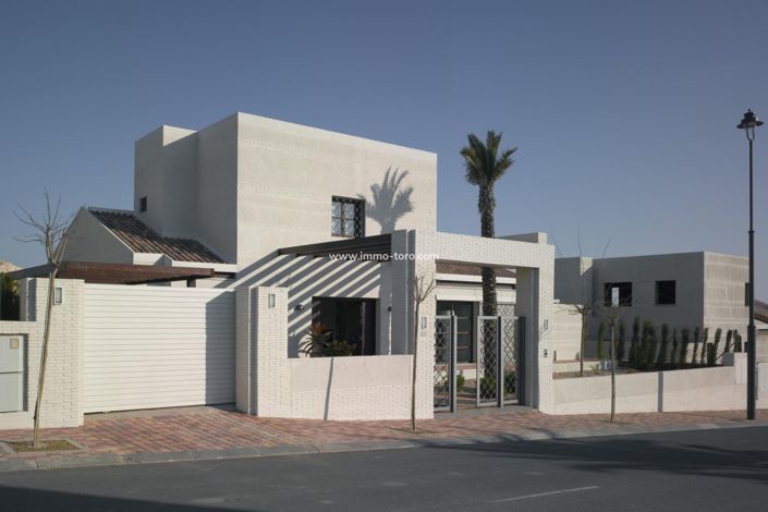 Image No.1-3 Bed Villa for sale