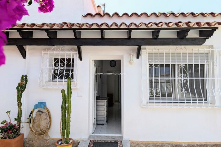 Image No.25-3 Bed Property for sale