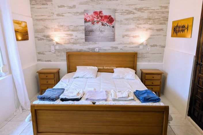 Image No.42-3 Bed Property for sale