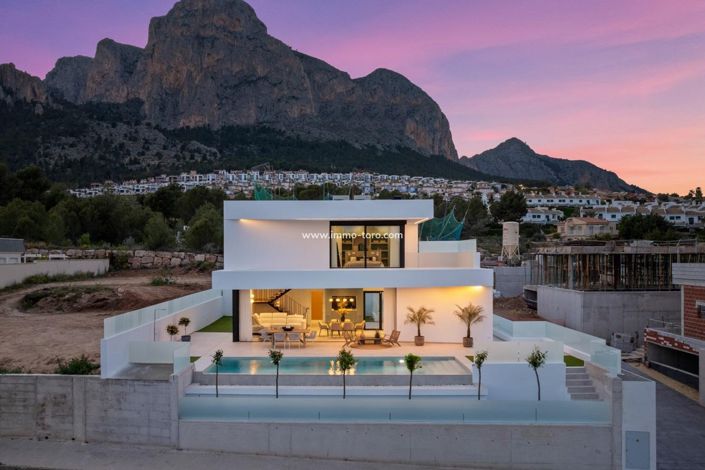Image No.1-4 Bed Villa for sale