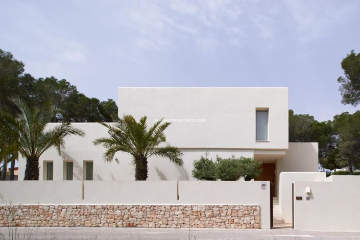 Image No.2-5 Bed Villa for sale