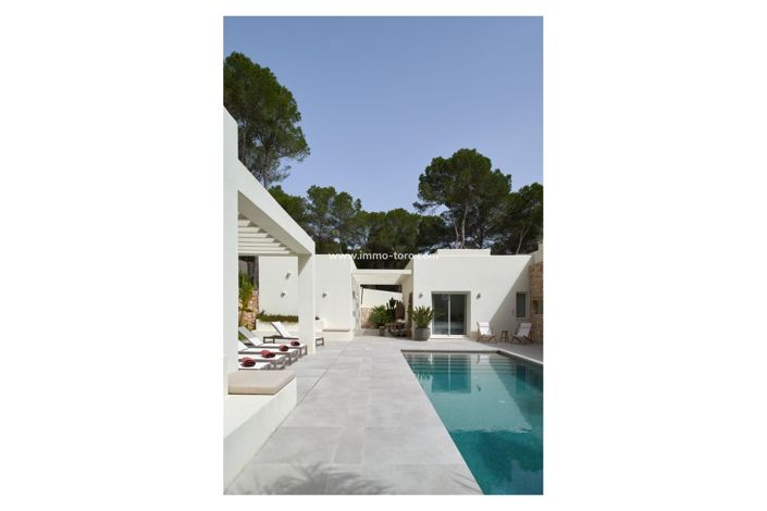 Image No.21-5 Bed Villa for sale