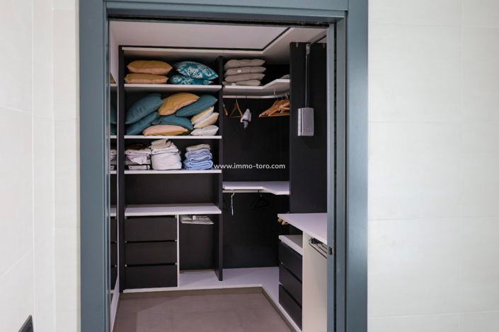 Image No.45-5 Bed Villa for sale