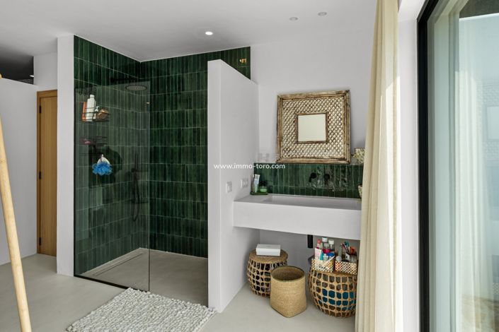 Image No.17-4 Bed Villa for sale