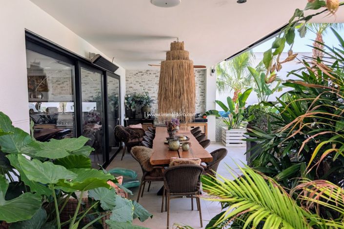 Image No.11-Villa for sale