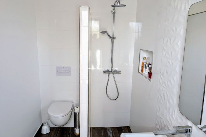 Image No.32-Villa for sale