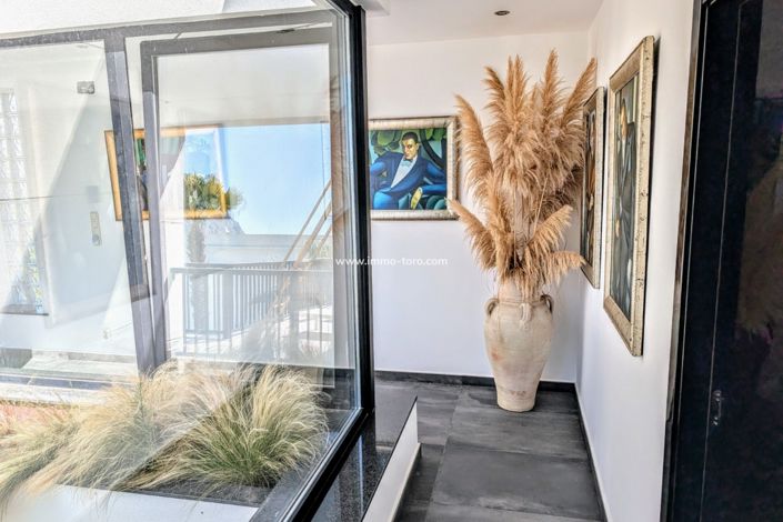 Image No.34-Villa for sale