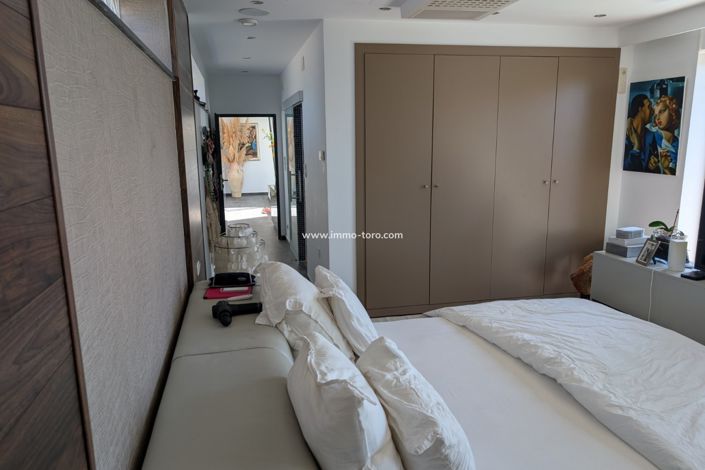 Image No.38-Villa for sale