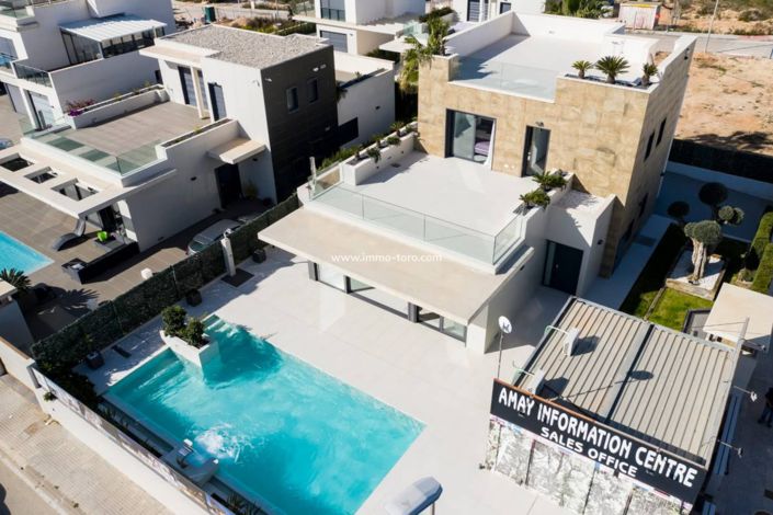 Image No.18-3 Bed Villa for sale