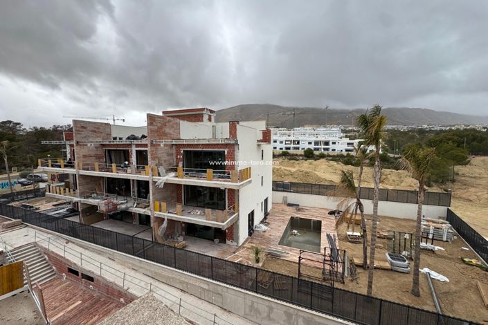 Image No.15-2 Bed Property for sale