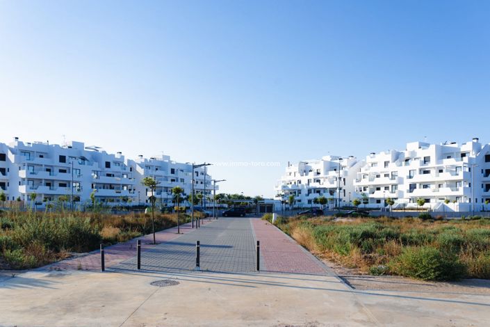 Image No.32-2 Bed Property for sale