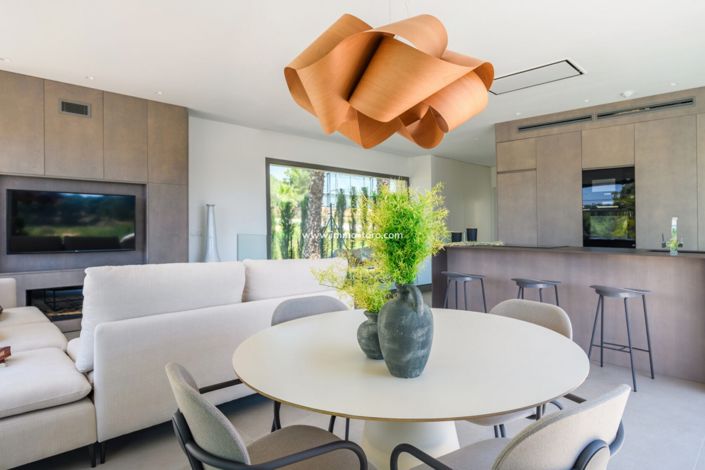 Image No.19-3 Bed Villa for sale