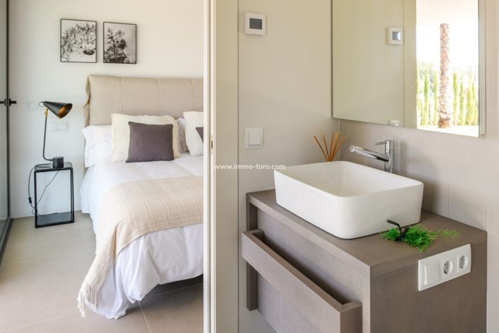 Image No.33-3 Bed Villa for sale