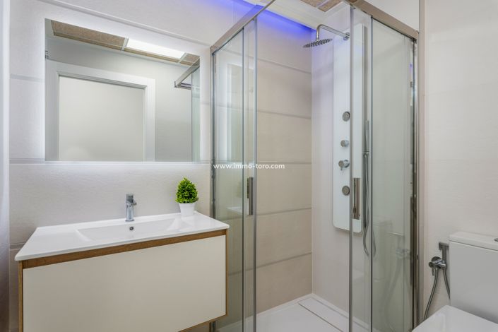 Image No.14-3 Bed Flat for sale