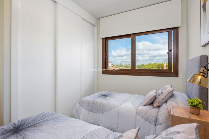 Image No.16-3 Bed Flat for sale