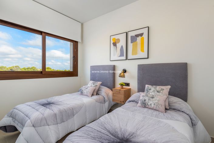 Image No.17-3 Bed Flat for sale