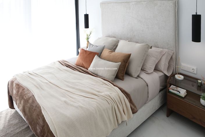 Image No.17-2 Bed Property for sale