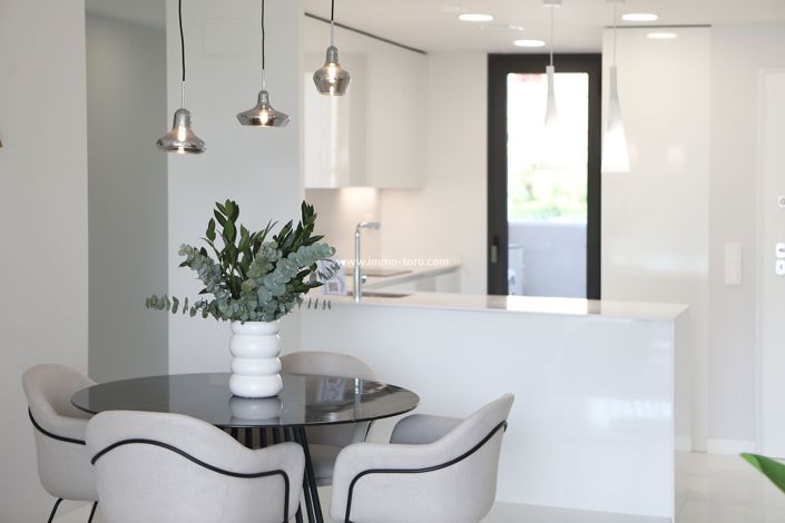 Image No.25-2 Bed Property for sale