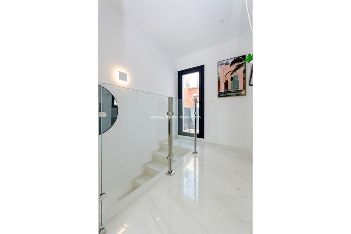 Image No.4-3 Bed Villa for sale