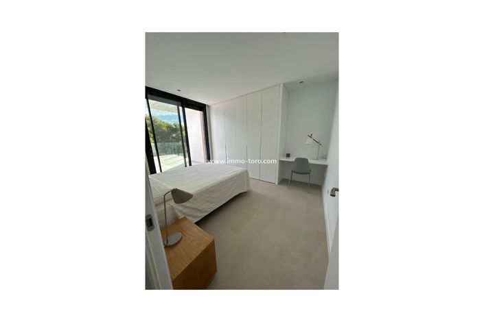 Image No.9-4 Bed Villa for sale