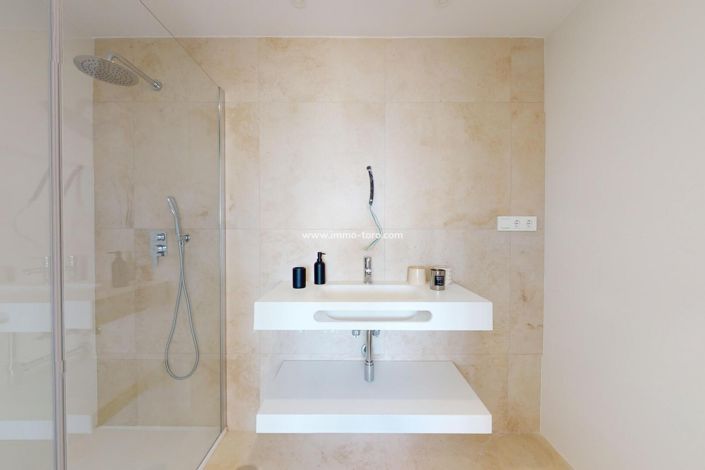 Image No.23-3 Bed Apartment for sale