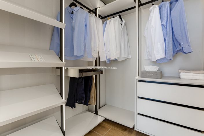 Image No.18-3 Bed Villa for sale