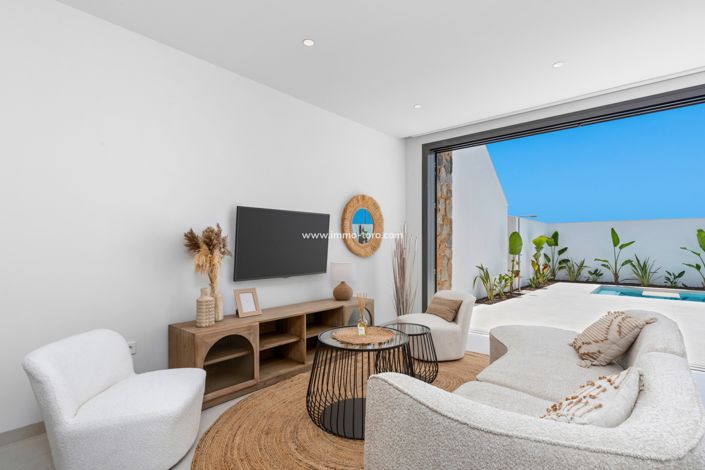 Image No.18-3 Bed Villa for sale