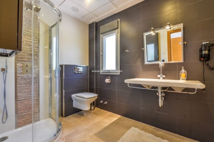 Image No.25-5 Bed Villa for sale