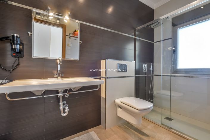 Image No.28-5 Bed Villa for sale