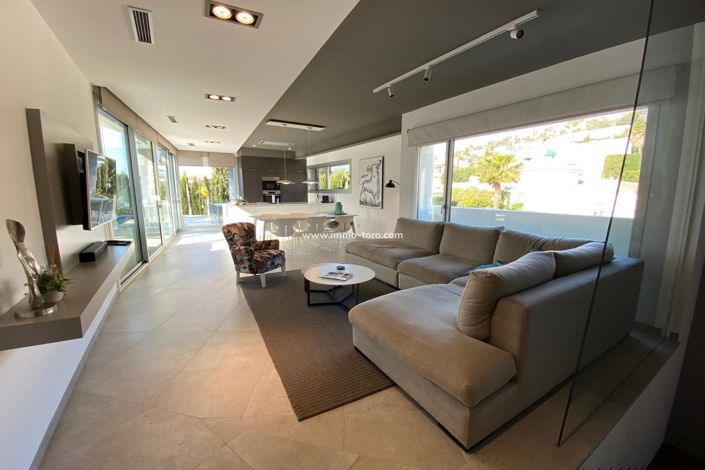 Image No.3-4 Bed Villa for sale