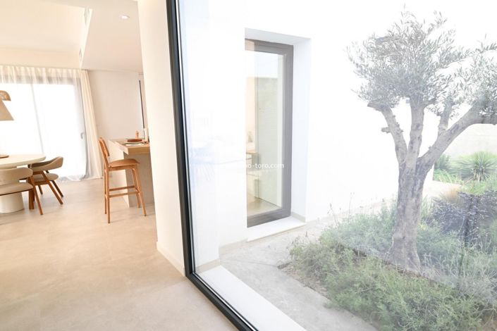 Image No.7-3 Bed Villa for sale